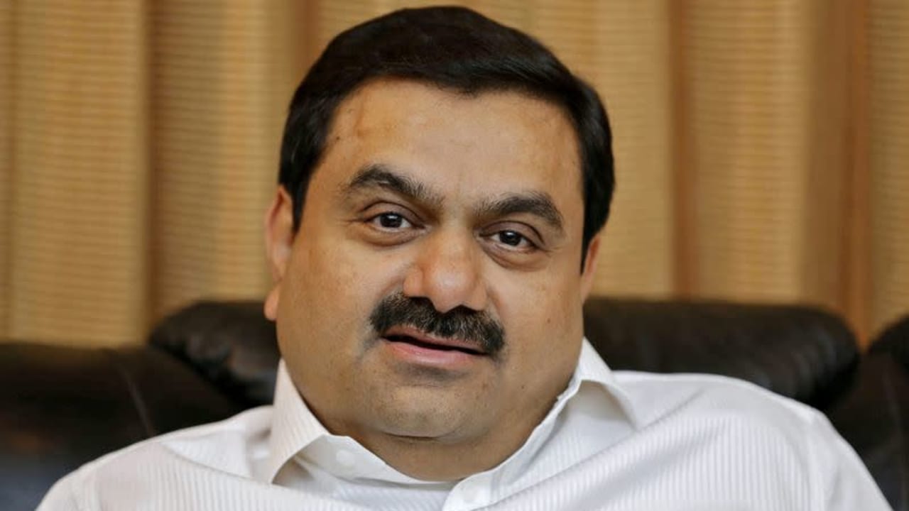 Gautam Adani menghadapi tuduhan pelanggaran undang-undang sekuritas, kata Adani Green.
