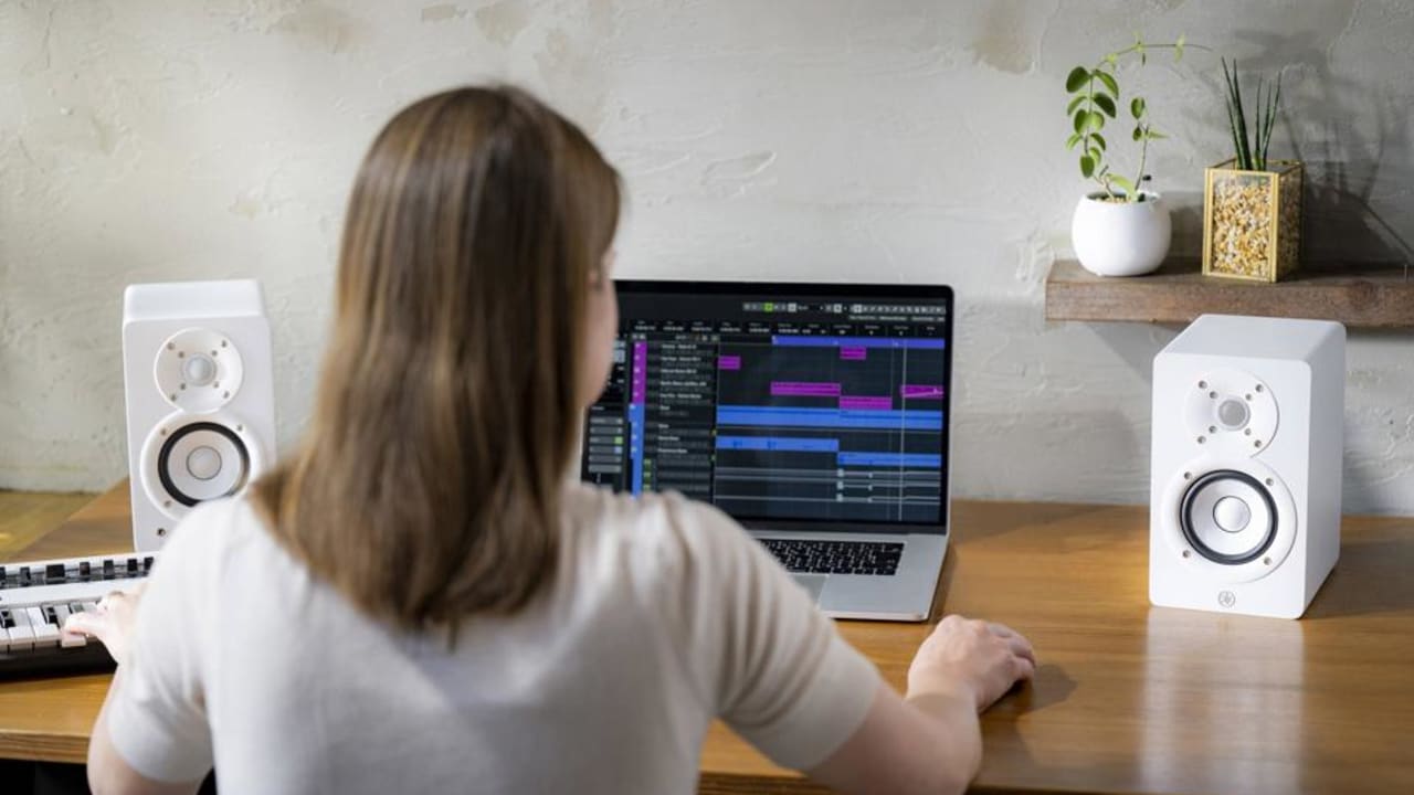 Monitor Studio HS-4 dari Yamaha adalah Hadiah Natal yang Sempurna