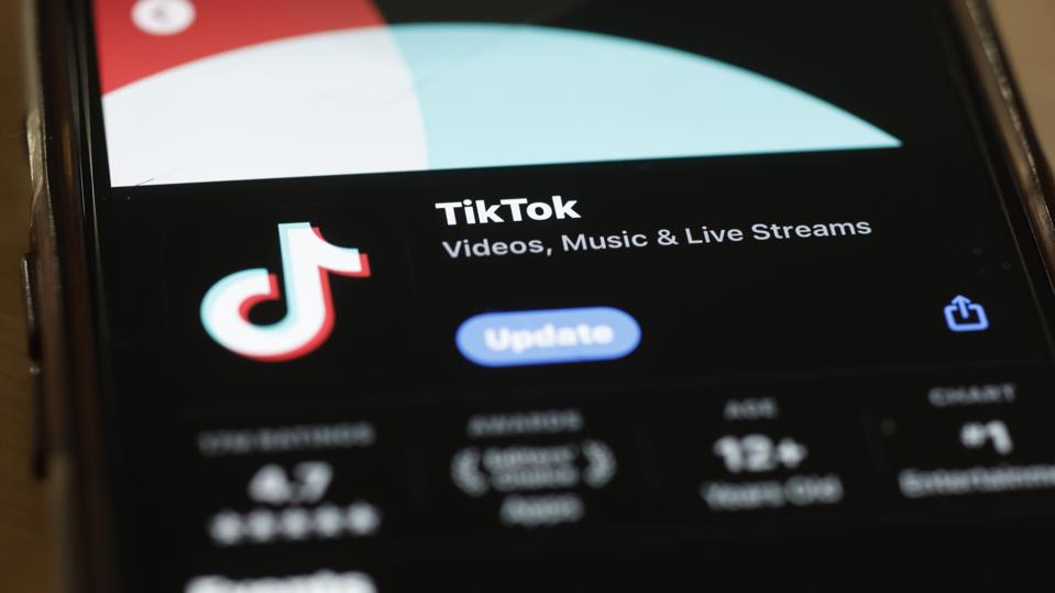 Trump Tunda Larangan TikTok, Risiko Hukum Besar bagi Apple dan Google