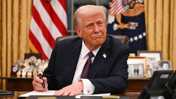 Perintah Eksekutif Trump Baru: Ancaman Baru bagi Sains dan Iklim Dunia