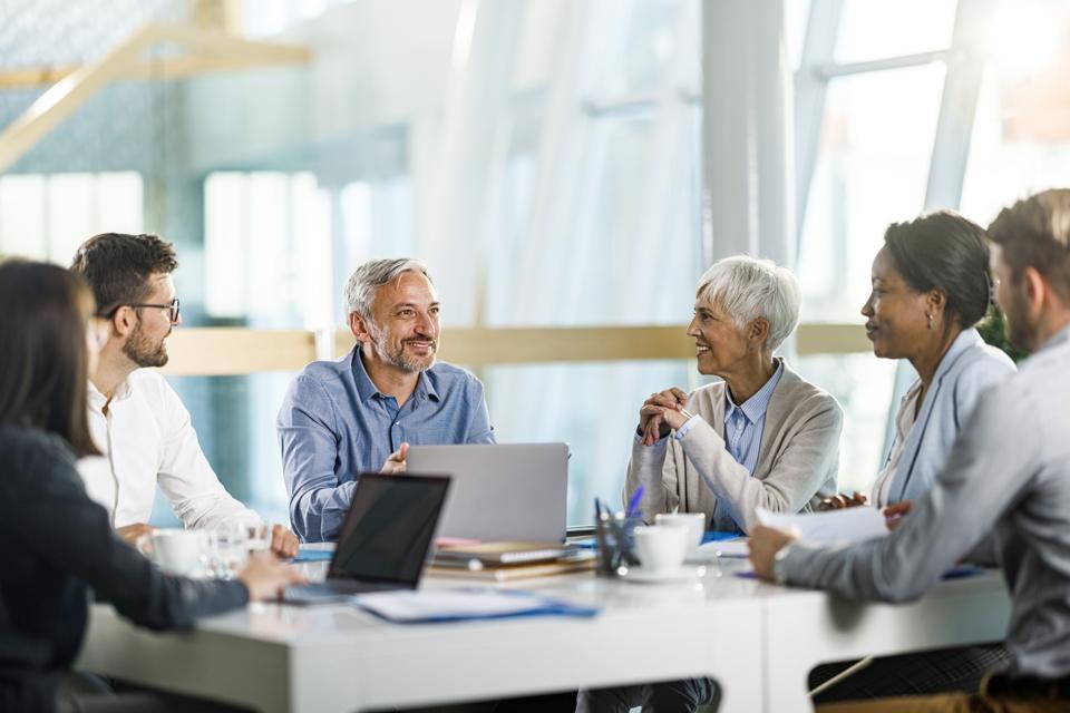 Cara Pemimpin IT Memulihkan Kepercayaan Eksekutif C-Level dengan Inovasi dan Kolaborasi