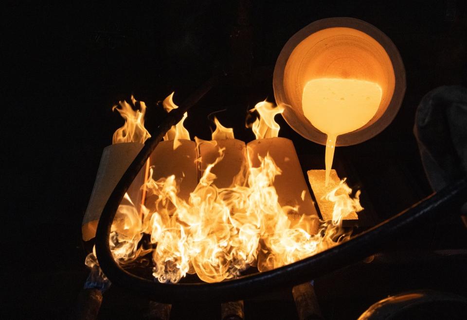 Harga Emas Melambung karena Ancaman Tarif dan Kebijakan Trump Bikin Resah