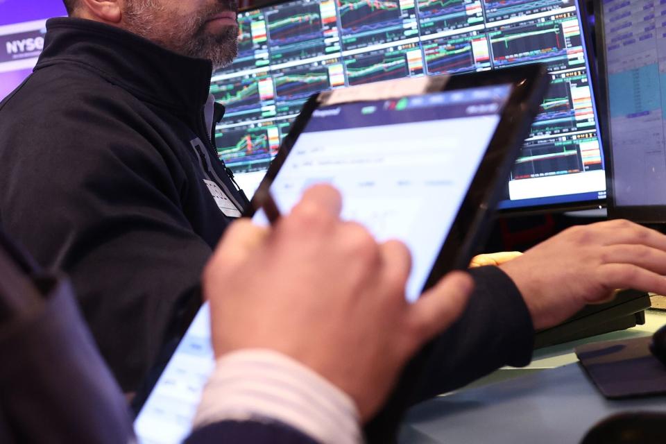 Kenaikan Indeks S&P 500 yang Diam-diam, Apa Artinya Bagi Investor Besar?