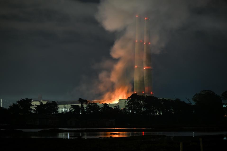 Kebakaran Besar di Fasilitas Penyimpanan Baterai Lithium di Moss Landing Jadi Peringatan Penting