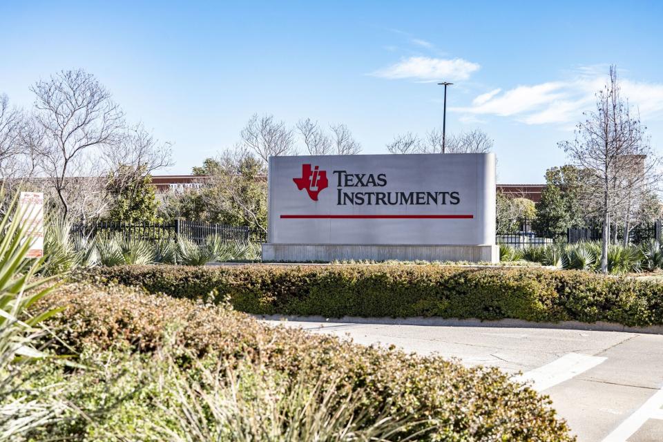 Texas Instruments Alami Penurunan Saham Terbesar Karena Proyeksi Pendapatan Mengecewakan