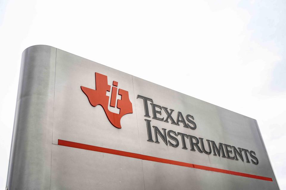 Penurunan Saham Texas Instruments Tunjukkan Perlambatan Pemulihan Chip Analog
