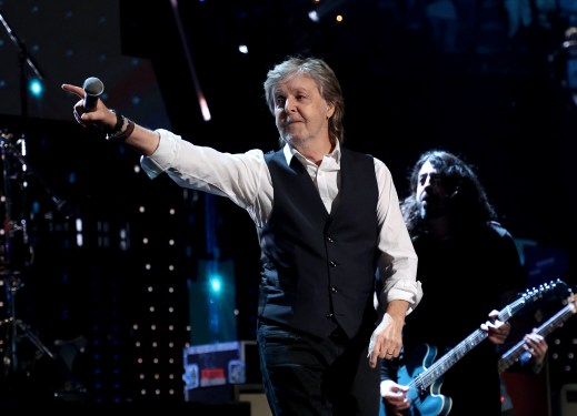 Paul McCartney Ingatkan Bahaya bagi Musisi dari Kebijakan Hak Cipta AI Baru