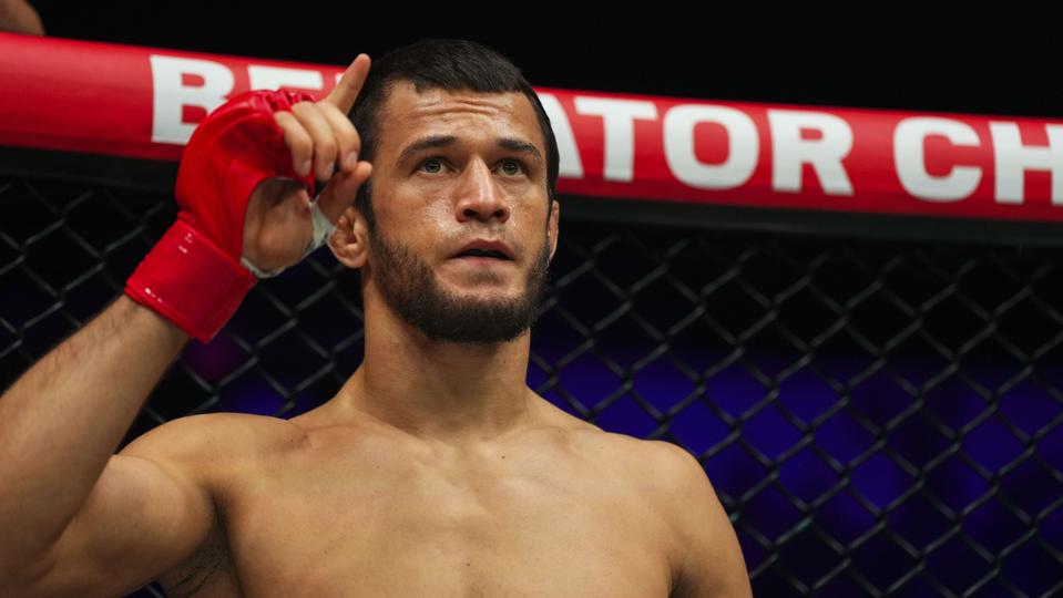 Nurmagomedov vs Hughes: Pertarungan Ketat yang Mengguncang PFL di Dubai