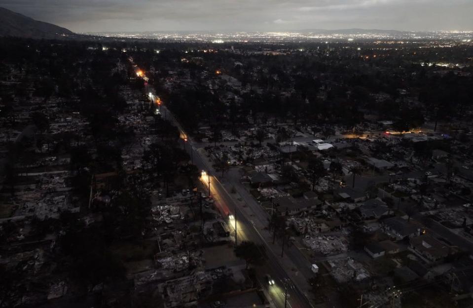 Hujan Pertama di Southern California Bantu Padamkan Kebakaran, Tapi Risiko Longsor Meningkat