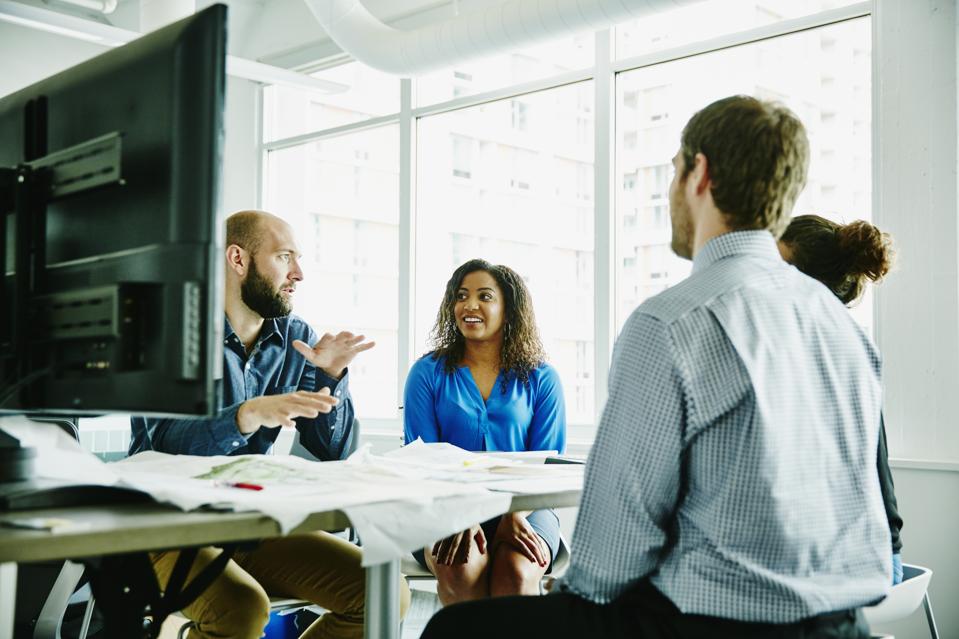 Mengapa Kepercayaan Digital Jadi Kunci Keunggulan Bisnis Masa Depan