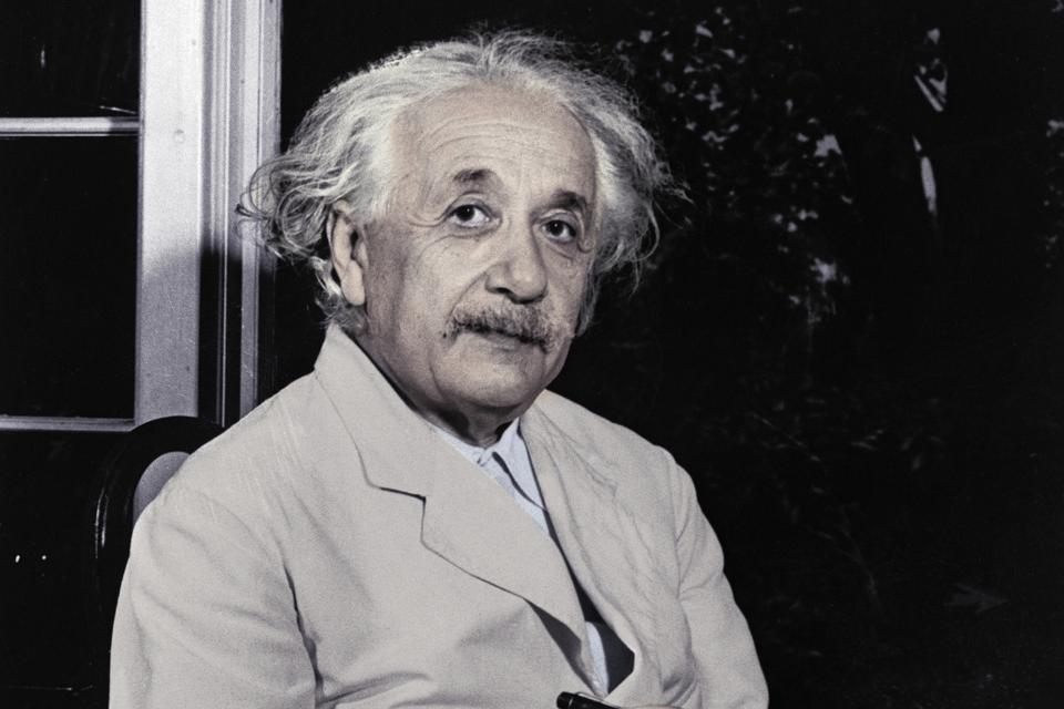 Dampak AI Karakter Virtual: Manfaat Besar dan Risiko Kecanduan Emosional