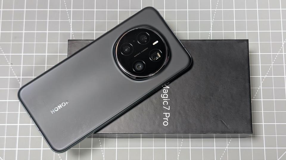 Honor Magic7 Pro: Flagship Canggih dengan Beberapa Langkah Mundur