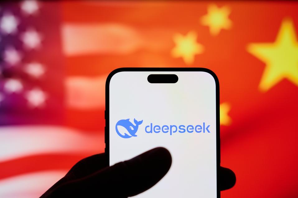 DeepSeek: Model AI Murah Asal China Tantang ChatGPT dan Picu Kekhawatiran