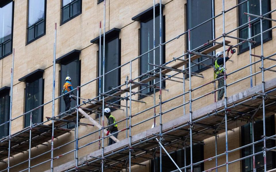 Mengapa Saham Marshalls Layak Dibeli Meski Harga Turun Tajam