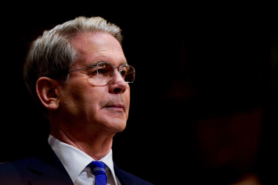 Scott Bessent Jadi Menteri Keuangan AS, Tantangan Utang dan Pajak Menanti