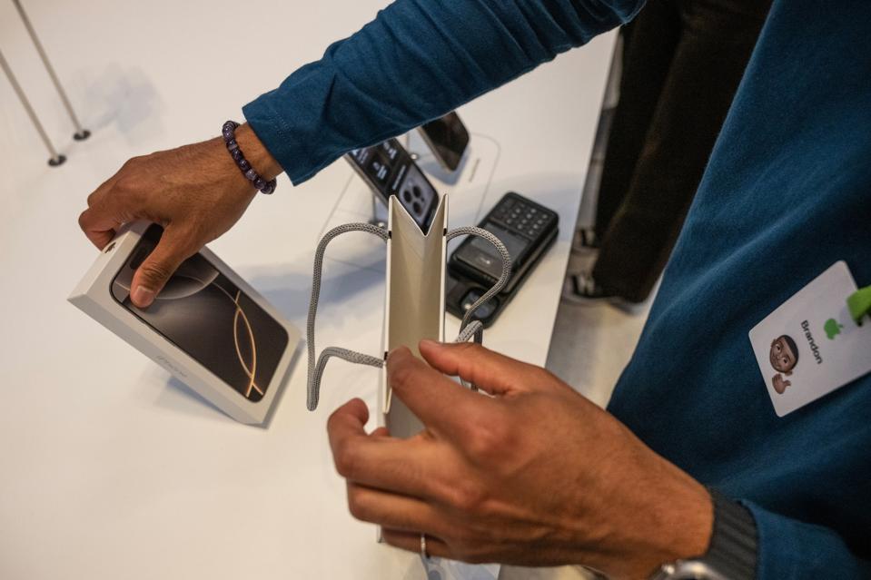 Dynamic Island iPhone 17 Dipastikan Tidak Berubah Meski Banyak Rumor