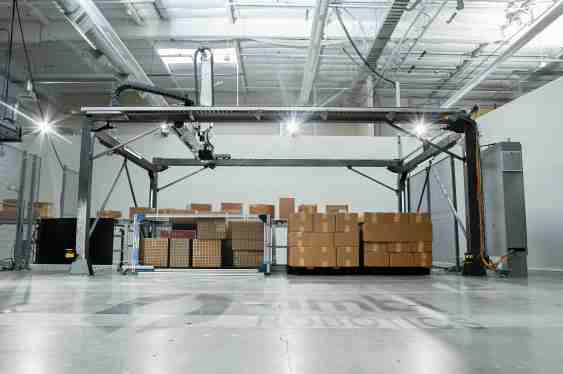 AmbiStack: Robot Pintar Pengemas Pallet yang Ubah Cara Kerja Gudang