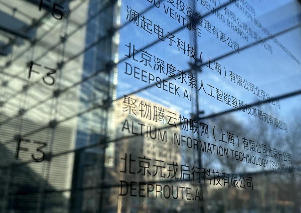 DeepSeek Ubah Cara Latih AI, Turunkan Biaya dan Buka Peluang Baru