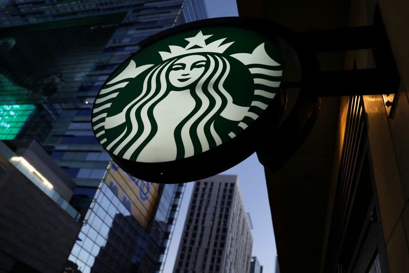 Strategi Baru Brian Niccol Dongkrak Penjualan Starbucks Meski Tantangan Berat