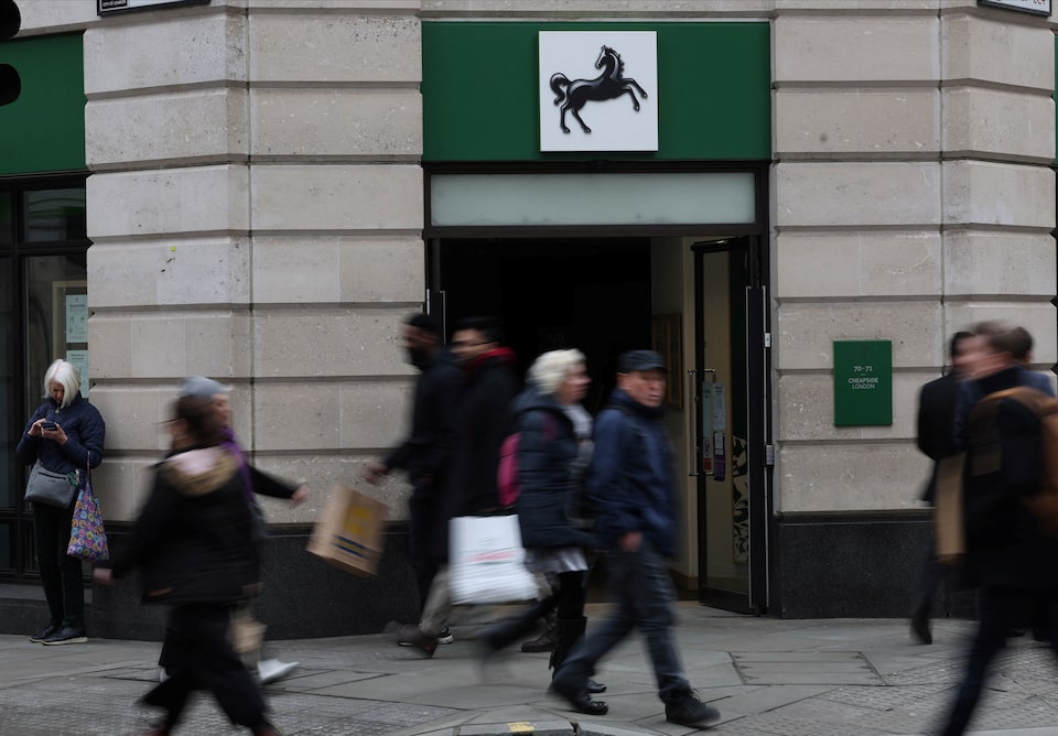 Lloyds Tutup 136 Cabang di Inggris tapi Tidak PHK Karyawan