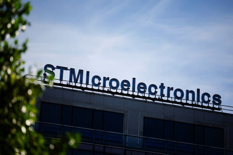 STMicroelectronics Prediksi Penjualan Turun Tajam di Kuartal Pertama 2025