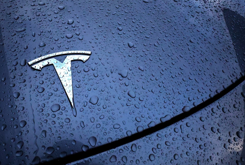 Tesla Rilis Model Lebih Murah dan Layanan Otonom Berbayar Tahun 2025