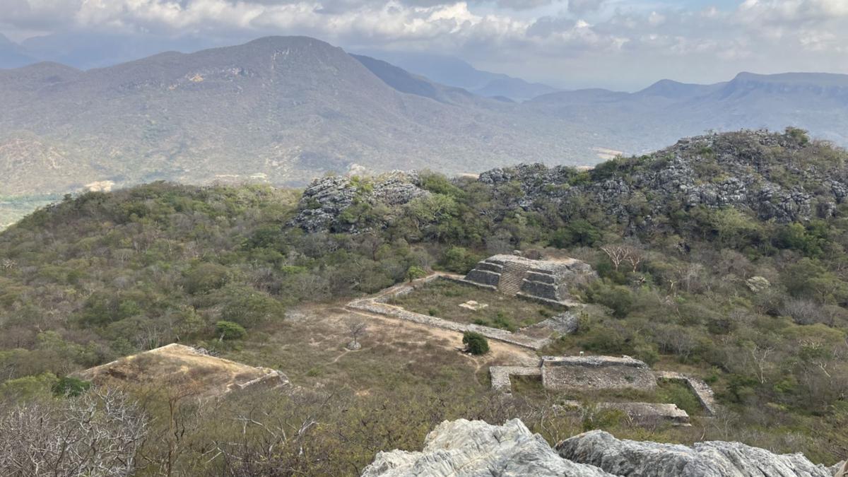 Penemuan Kota Besar Zapotec Guiengola yang Tersembunyi di Hutan Oaxaca