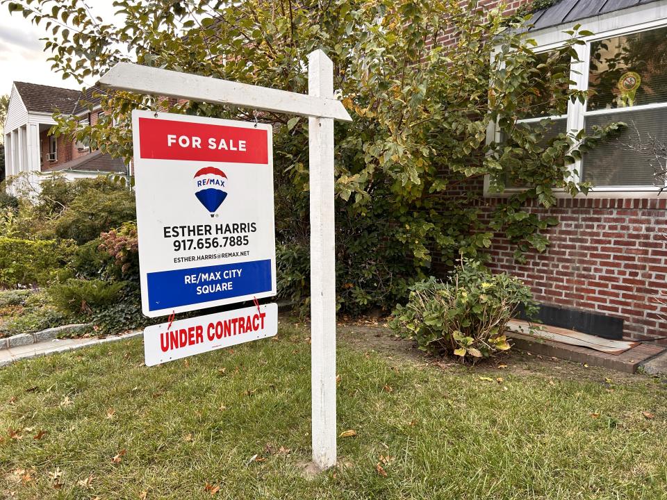 Kontrak Rumah Melambat Karena Suku Bunga Hipotek Tinggi dan Harga Rumah Naik