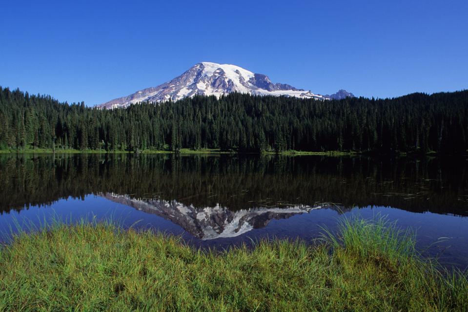 Penemuan Tubuh Magma Besar di Bawah Gunung Berapi Aktif dan Dormant Cascade