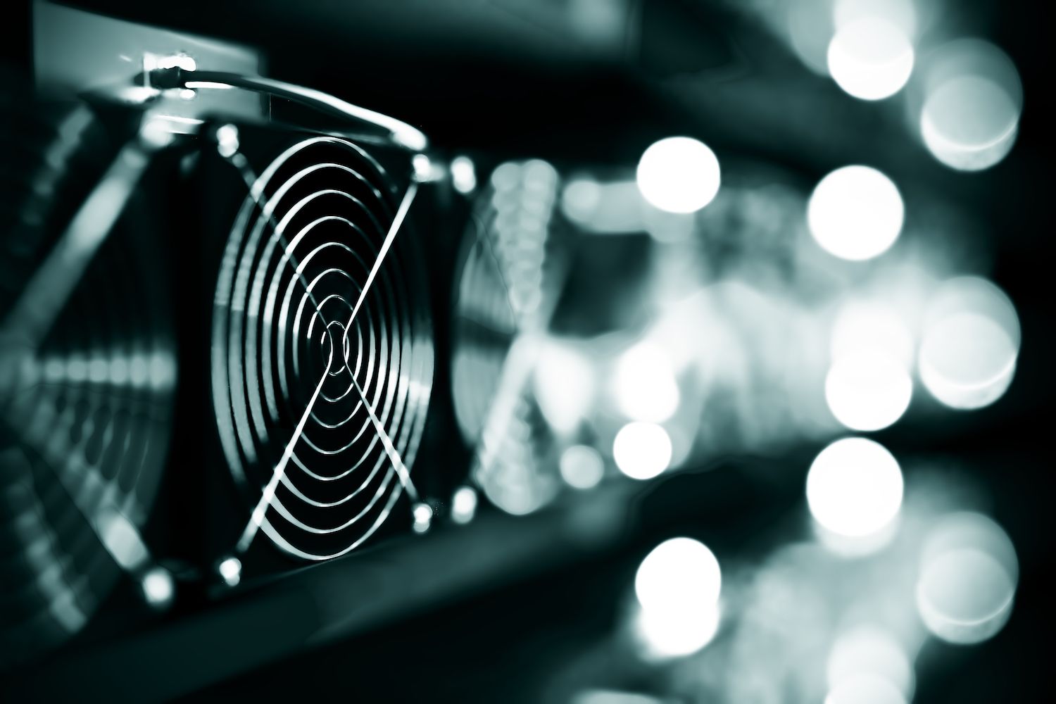 SoftBank Investasi Rp700 Miliar untuk Tingkatkan Pusat Data AI dan Bitcoin Mining Cipher