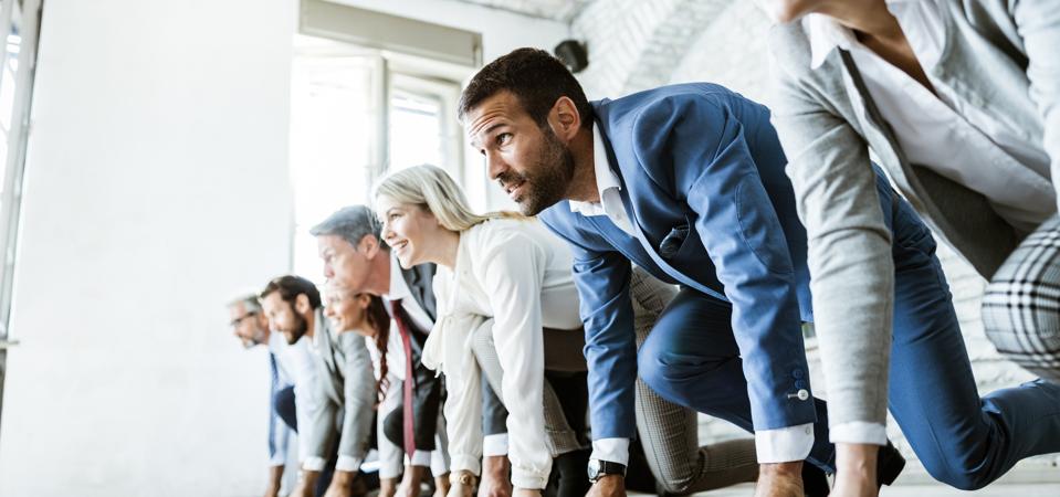 Siapa Pemimpin Gelombang Besar Transformasi GenAI di Perusahaan?