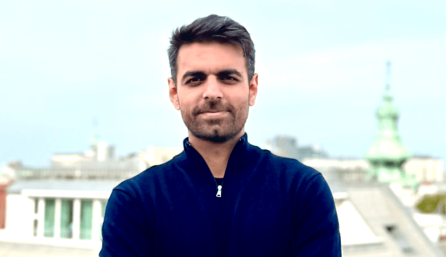 DeepSeek R1: Model AI Open Source Efisien dan Tantangan Besar Permintaan GPU