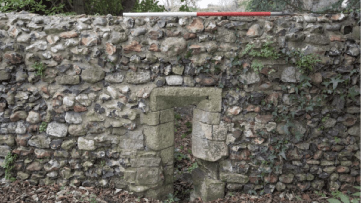 Penemuan Toilet di Bosham Ungkap Kediaman Raja Harold yang Hilang