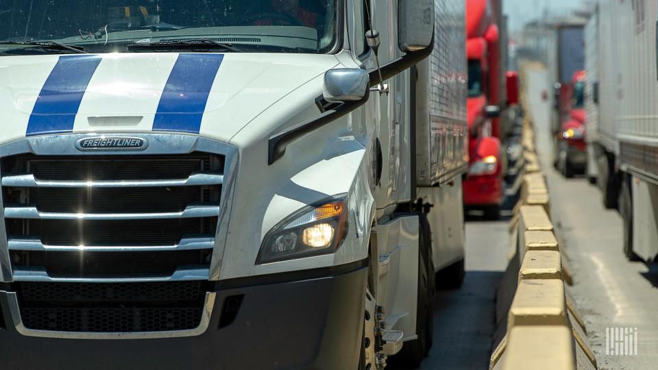 Penyempitan Spread Tarif Truk Spot dan Kontrak di AS: Tanda Pengetatan Pasar Lambat