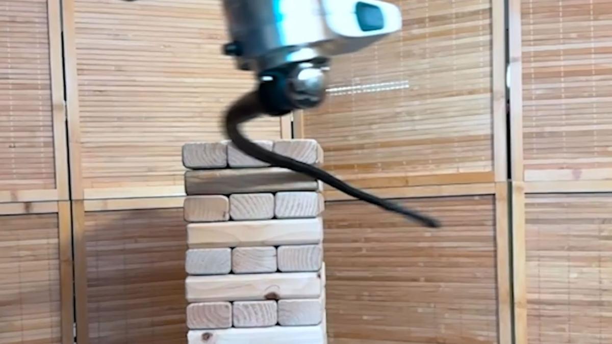 Teknik Baru Robot Belajar Cepat Kuasai Tugas Sulit Seperti Jenga Whipping