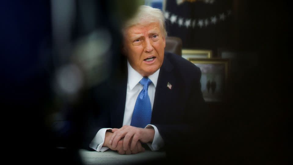 Tarif Trump Menyebabkan Guncangan Pasar Saham dan Balasan Dagang Global