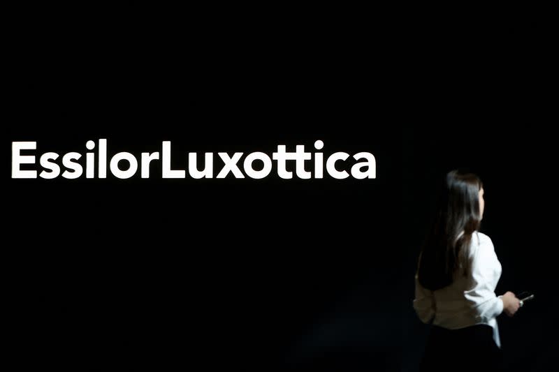EssilorLuxottica Luncurkan Kacamata Pintar Nuance Bantu Pendengaran Ringan