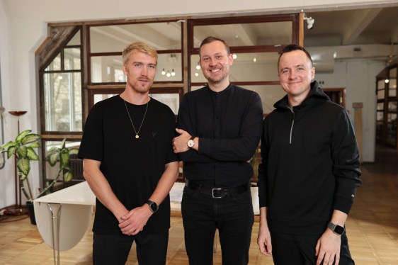 Trace.Space: Platform AI Berbasis Cloud untuk Mempercepat Rekayasa Produk Industri