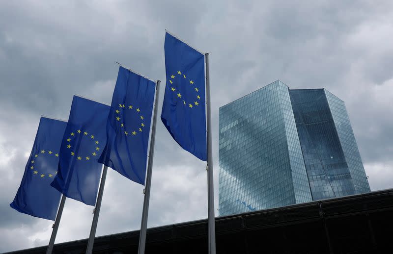 ECB Bersiap Turunkan Suku Bunga Lagi Meski Risiko Perang Dagang Mengintai