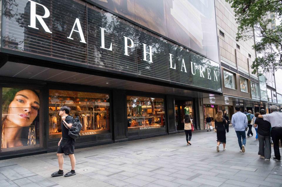 Ralph Lauren Raih Rekor Penjualan dan Saham Melonjak Tinggi