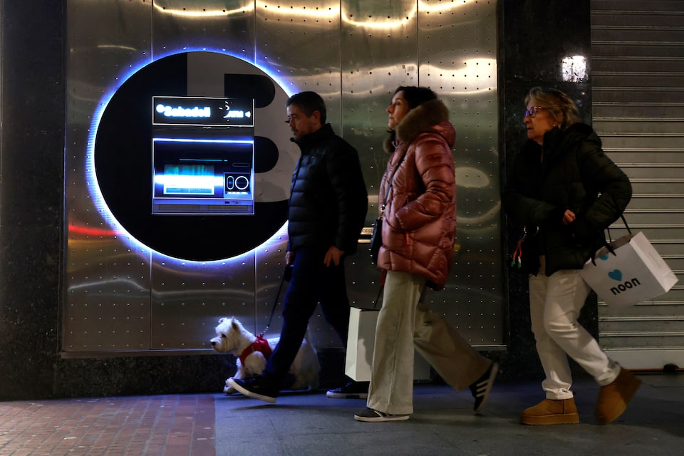 Sabadell Naikkan Dividen untuk Lawan Tawaran Takeover BBVA di 2025