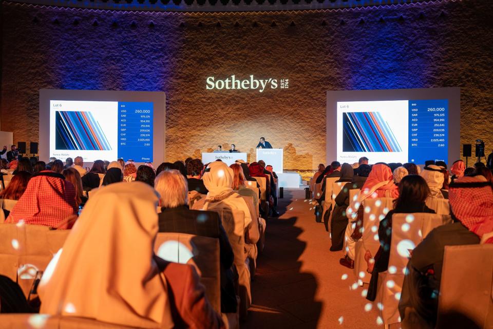 Lelang Seni Perdana Sotheby’s di Saudi Buka Babak Baru Pasar Seni Timur Tengah