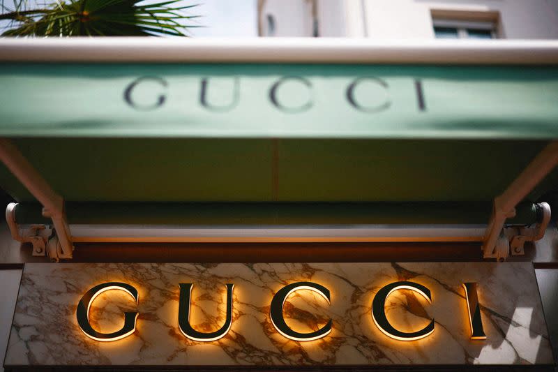 Penjualan Kering Turun 12% Akibat Kinerja Lemah Gucci, Desainer Utama Dipecat