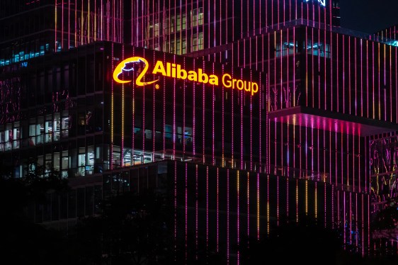 Apple Gandeng Alibaba untuk Bawa Kecerdasan Buatan ke Pasar China
