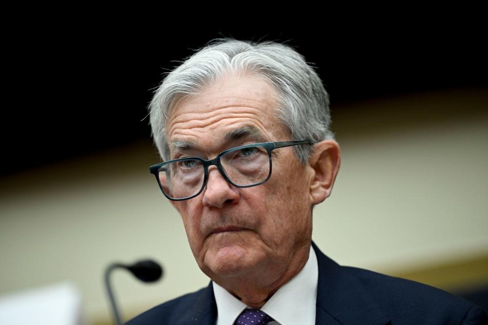Powell Tegaskan Inflasi Belum Usai, Fed Tetap Jaga Suku Bunga Tinggi