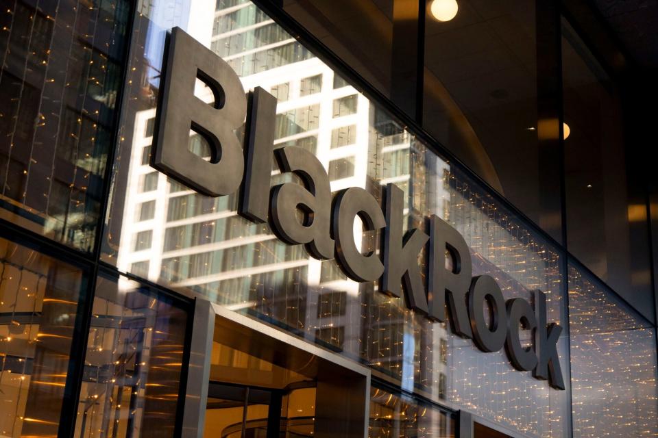 BlackRock Kehilangan Gedung Kantor di Shanghai Karena Krisis Properti China