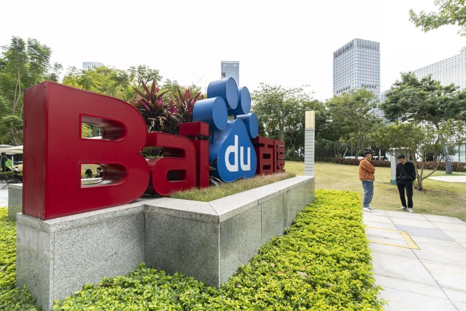 Baidu Gratiskan Chatbot Ernie untuk Bersaing di Pasar AI China yang Ketat