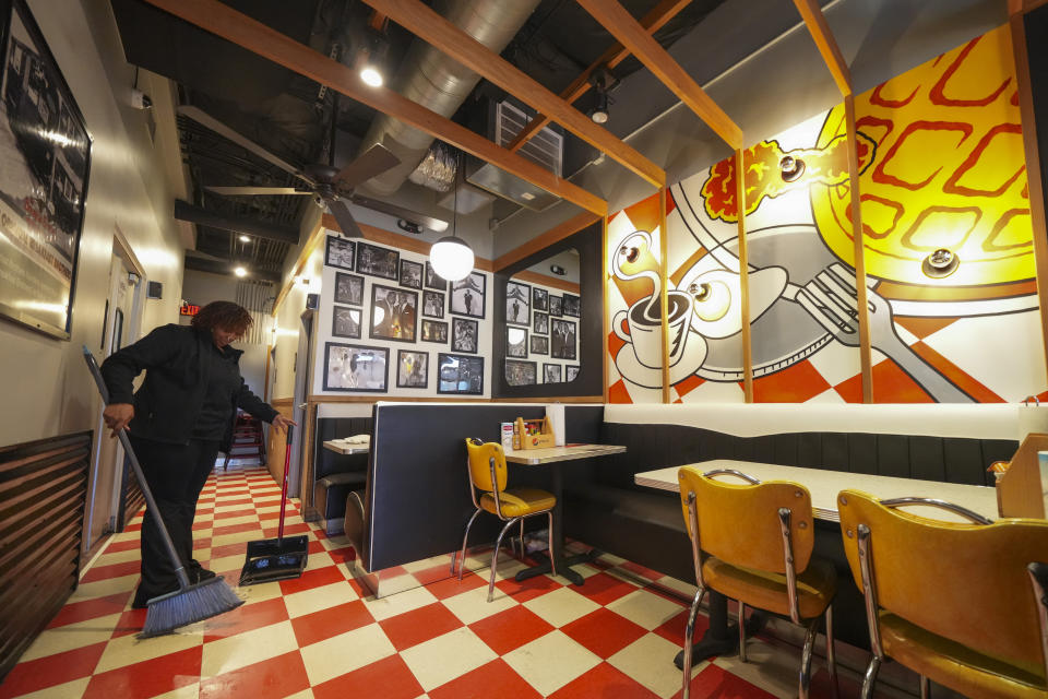 Kenaikan Harga Telur dan Booming Restoran Sarapan Menyebabkan Masalah Pasokan