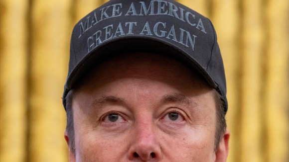 Royal Society Bahas Kontroversi Elon Musk yang Guncang Komunitas Ilmiah