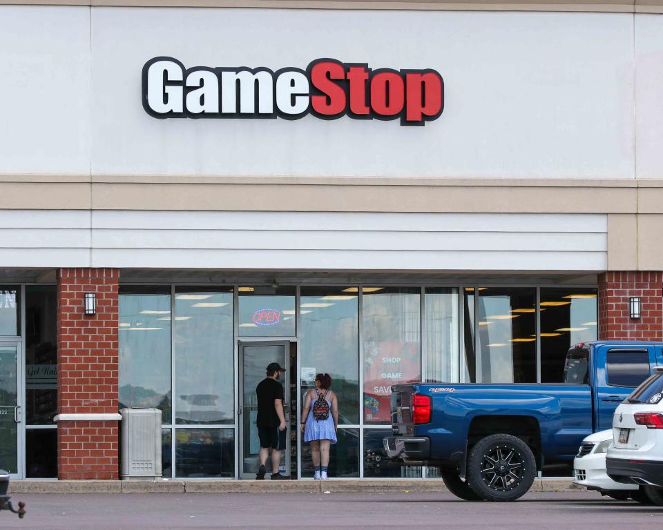 GameStop Pertimbangkan Investasi Bitcoin, Saham Melonjak Drastis